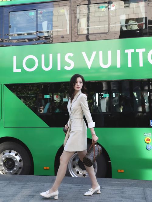 向前走吧女孩们!与Louis Vuitton一同冒险