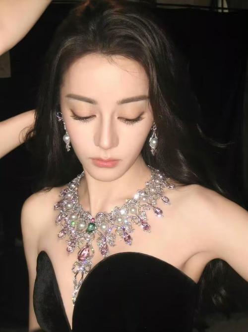 美上热搜的脸，长什么样？