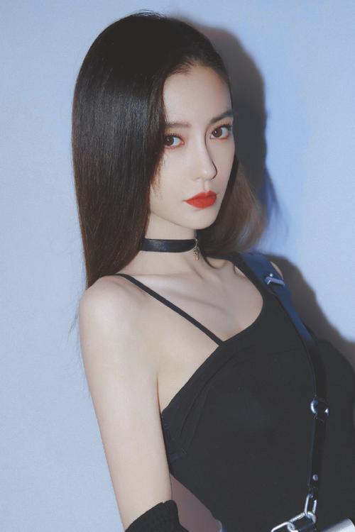 Angelababy：“玩”一夏