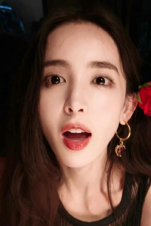 为什么娜扎的脸自带柔焦滤镜?我想表白的心真的忍不住了!