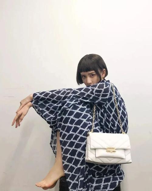 宋祖儿的“口水卸妆法”不行吧？答案真相了！