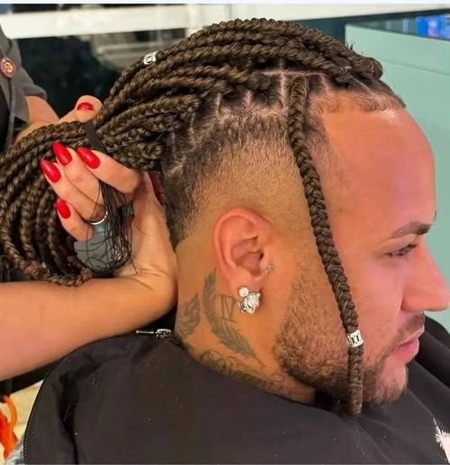 Wow，这很Marc Jacobs！扎脏辫踩高鞋嘻哈狂欢到天明！