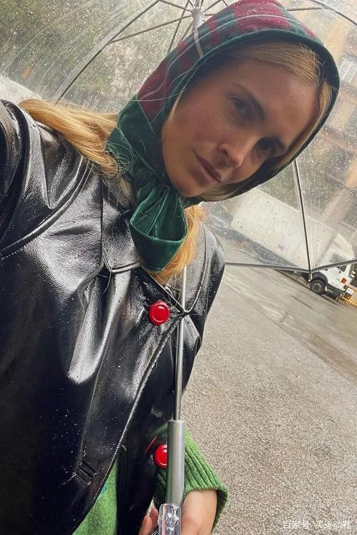 这顶奇怪的帽子,也没逃出真香定律